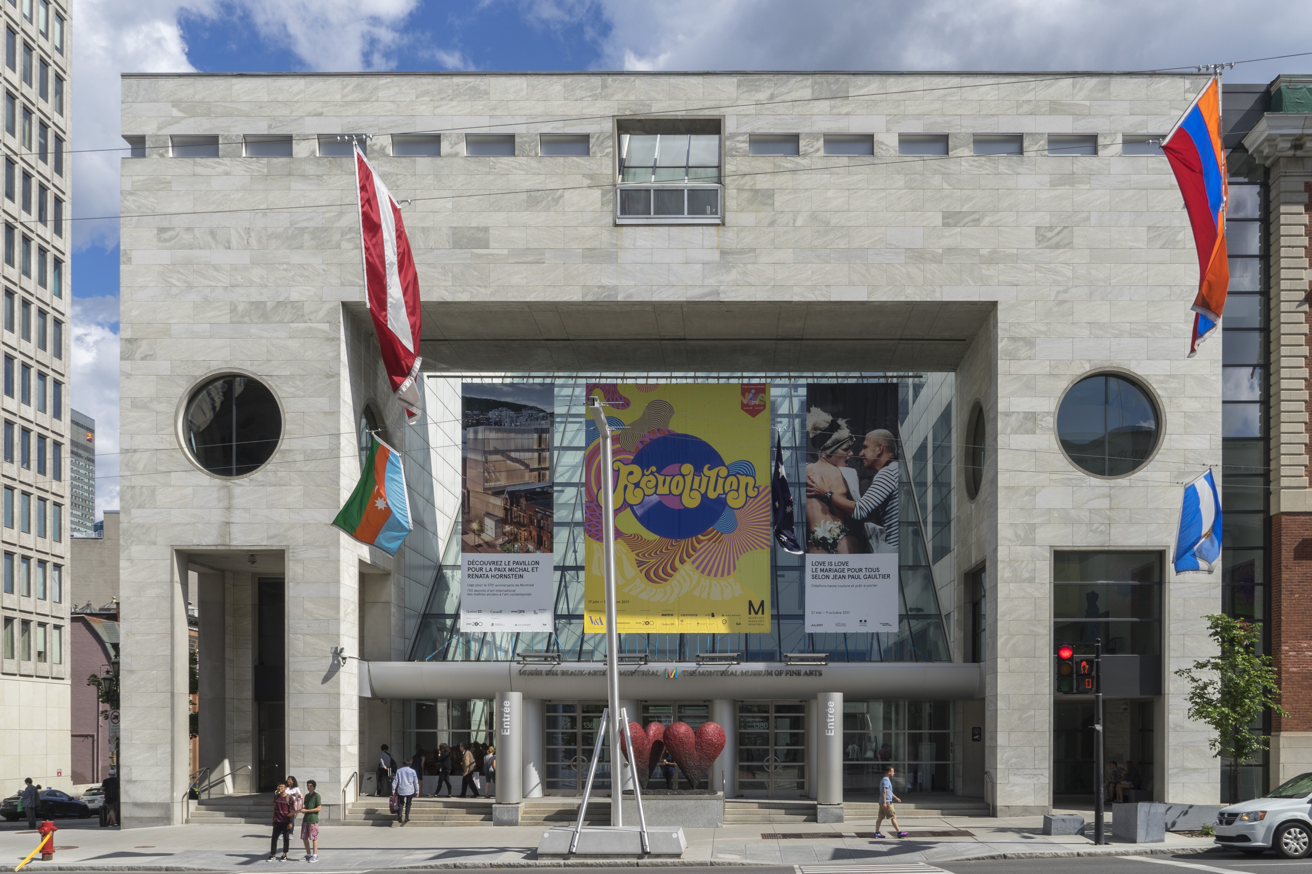 Exploring Montreal's Art Scene: Must-Visit Galleries and Museums