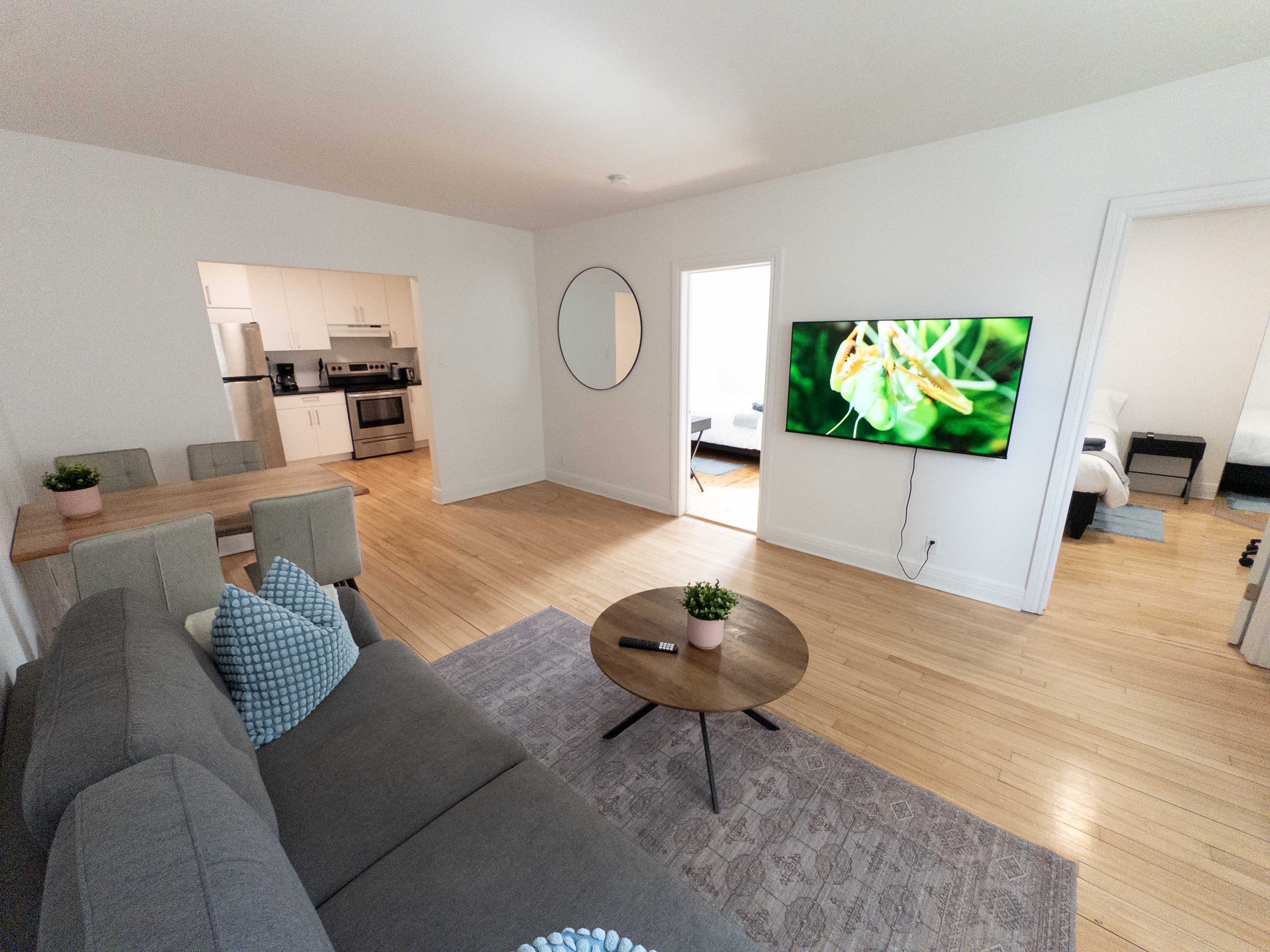 3 Bedroom Apartment – Minutes from Concordia/Mcgill