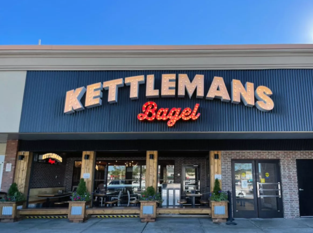 Kettlemans Bagel: 24/7 Eats and Beer in MTL