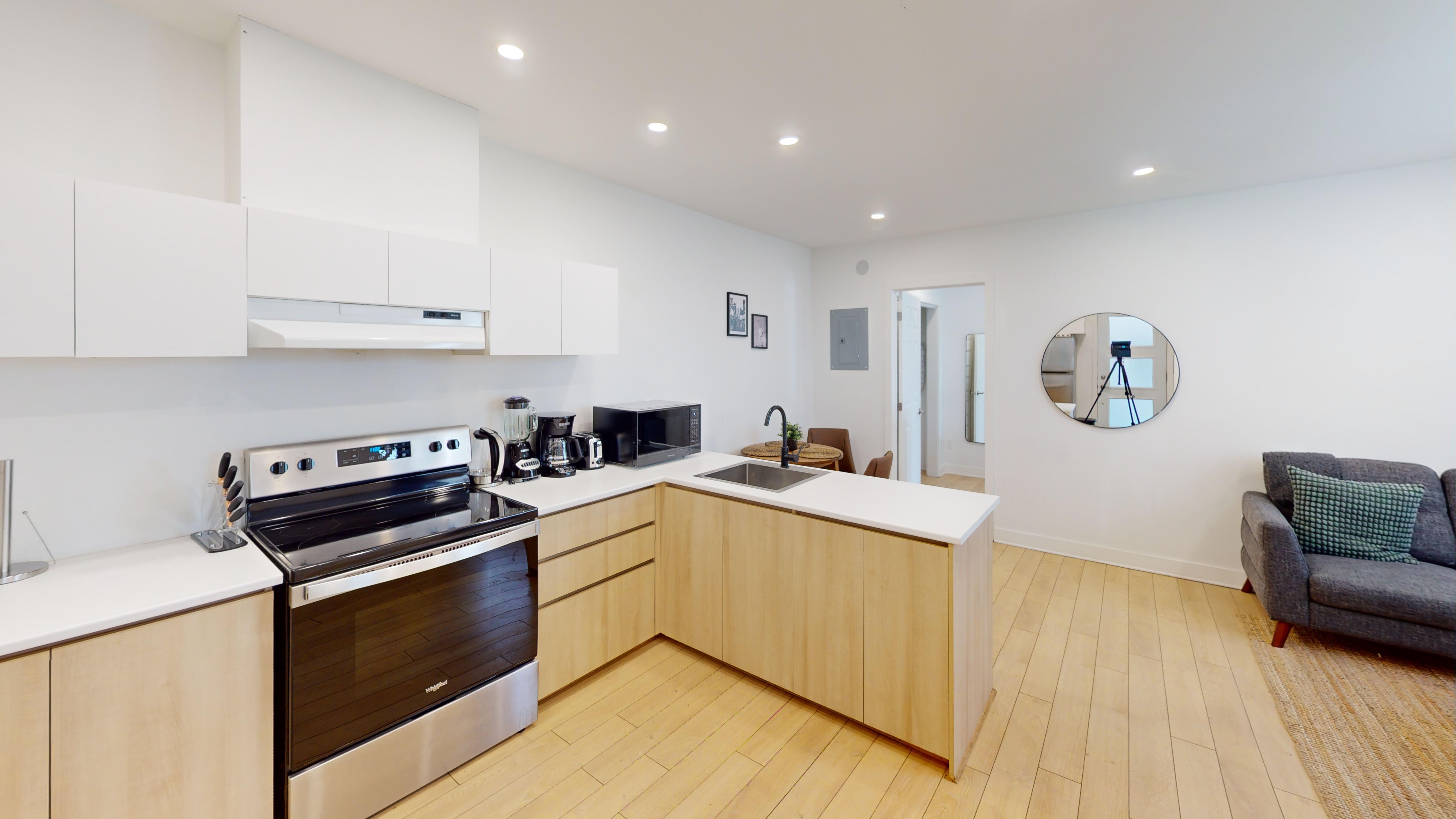 1 Bedroom Apartment - Mcgill/Concordia