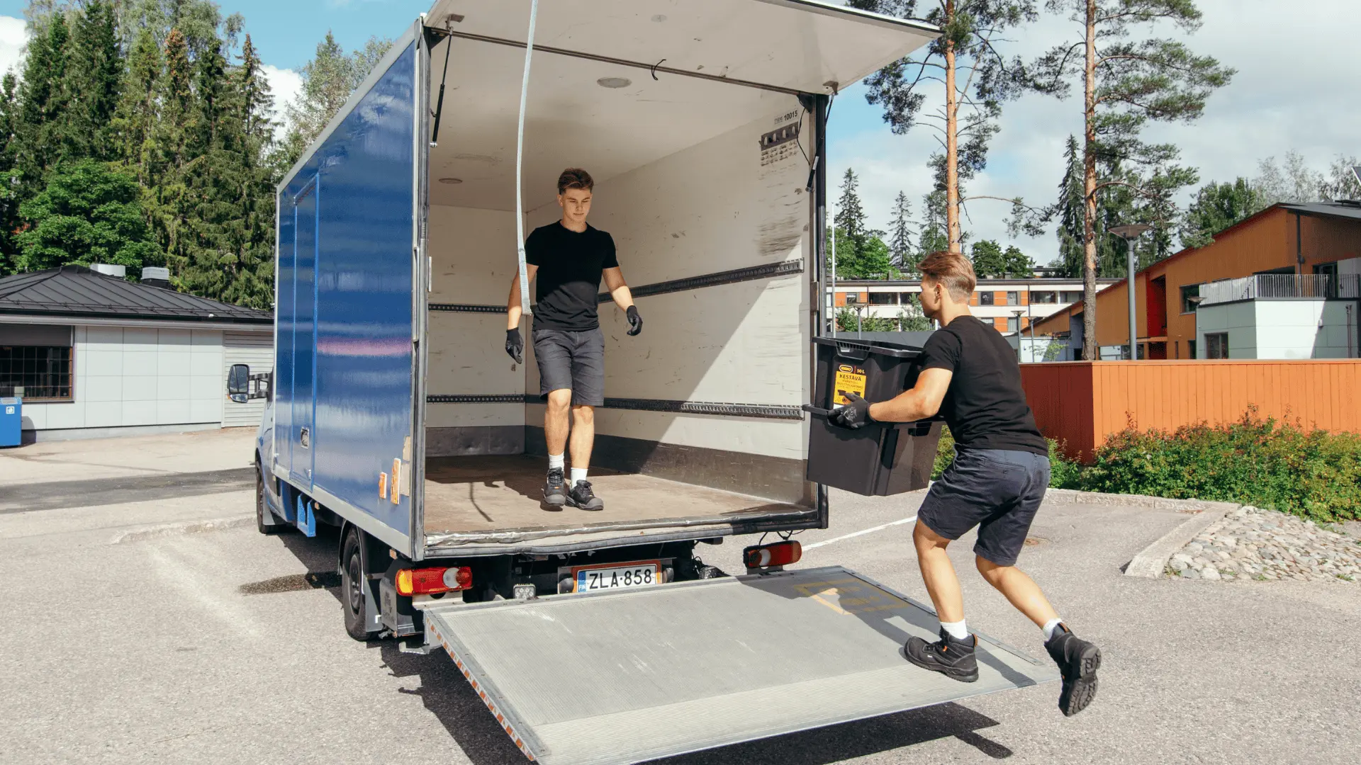 image of moving day scenes