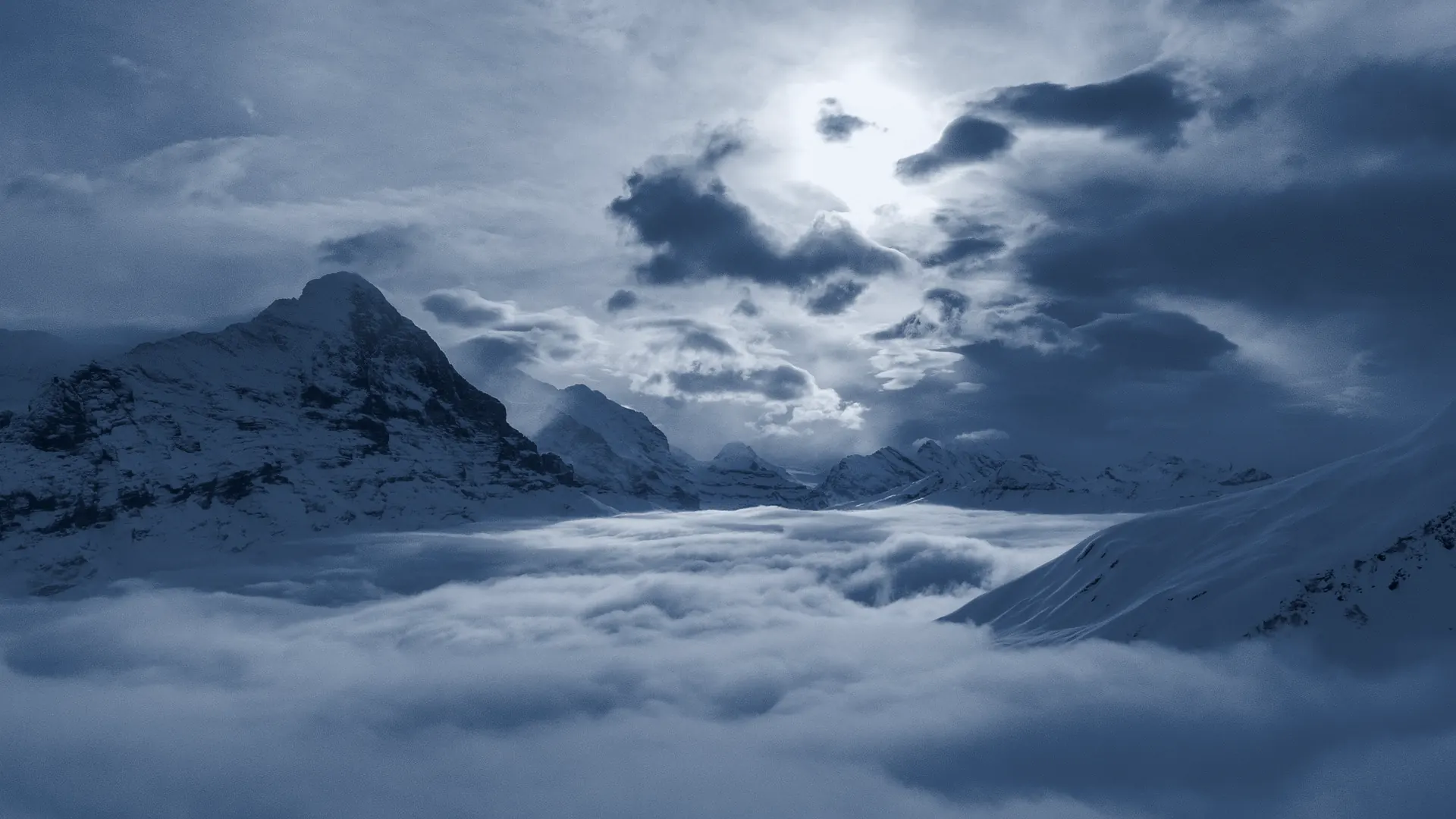Mer de nuages sur les Alpes bernoises