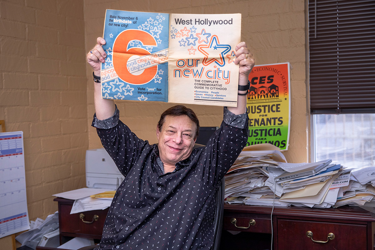 Photo portrait of Larry Gross