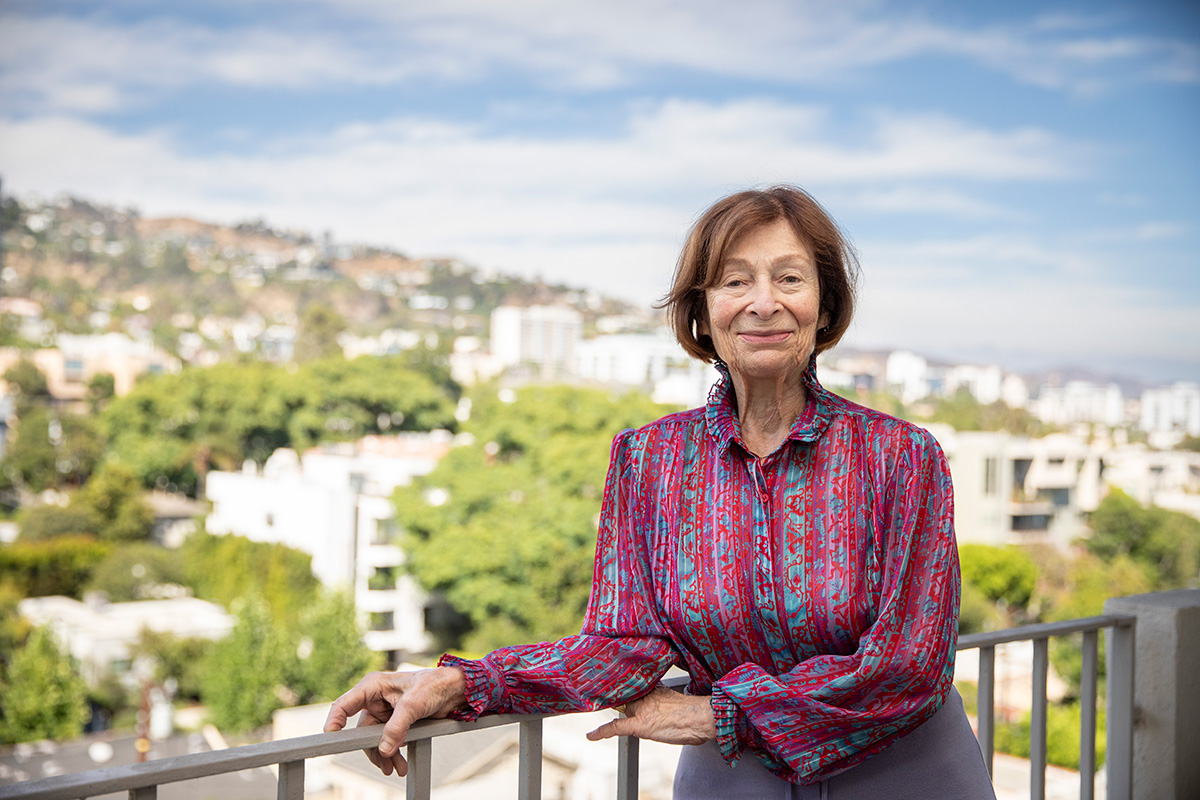 Photo portrait of Margot Siegel