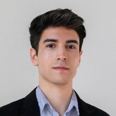 <subject>[headshot] image of a customer (for a web development agency)</subject>