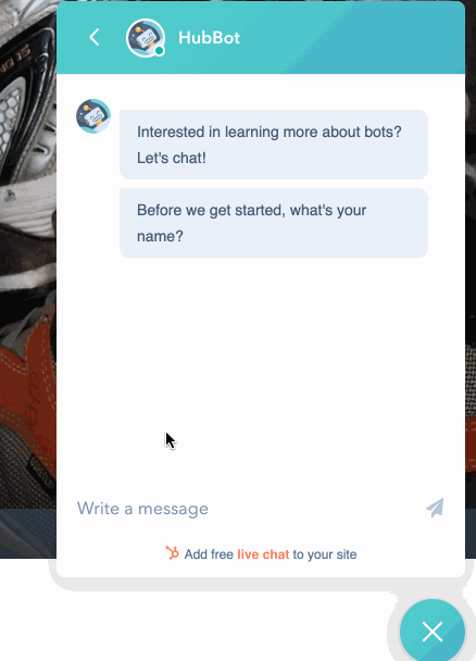 Screenshot of Hubspot's live chat feature showing a customer support agent answering a user's question on the platform, which works well as a marketing touchpoint