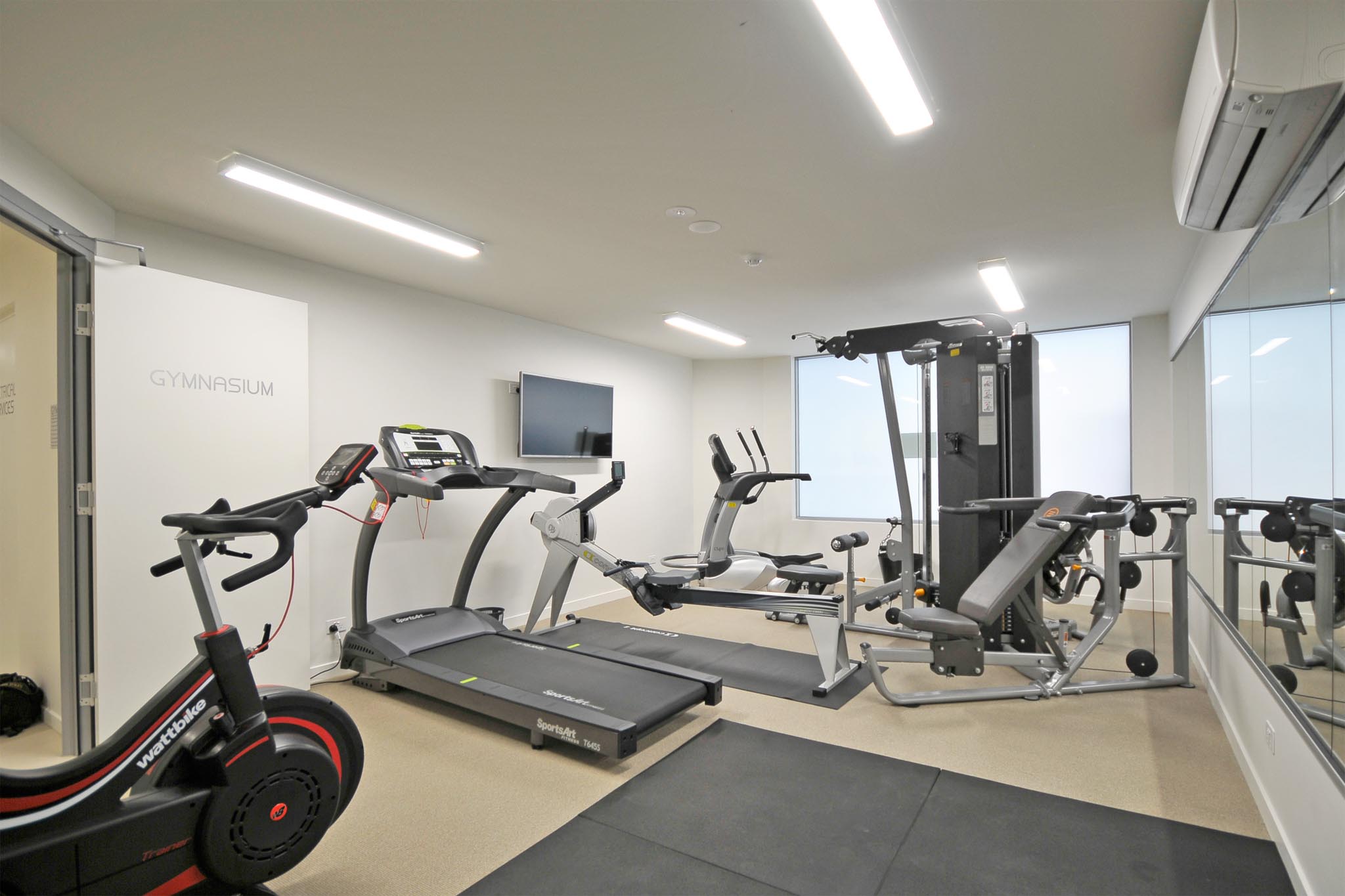 Rainbow Bay beachfront apartments for Defence families