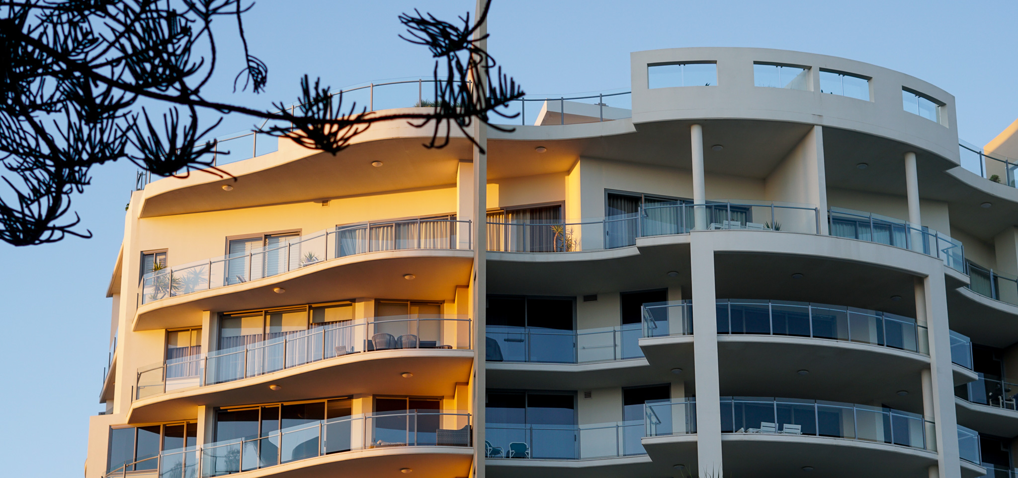 Rainbow Bay beachfront apartments for Defence families