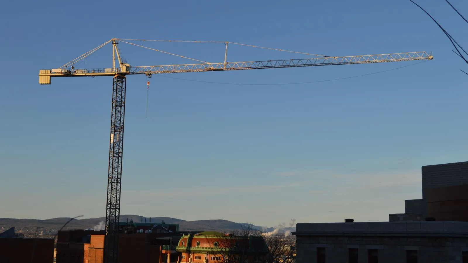 Private vs public tendering: What's the difference in construction?