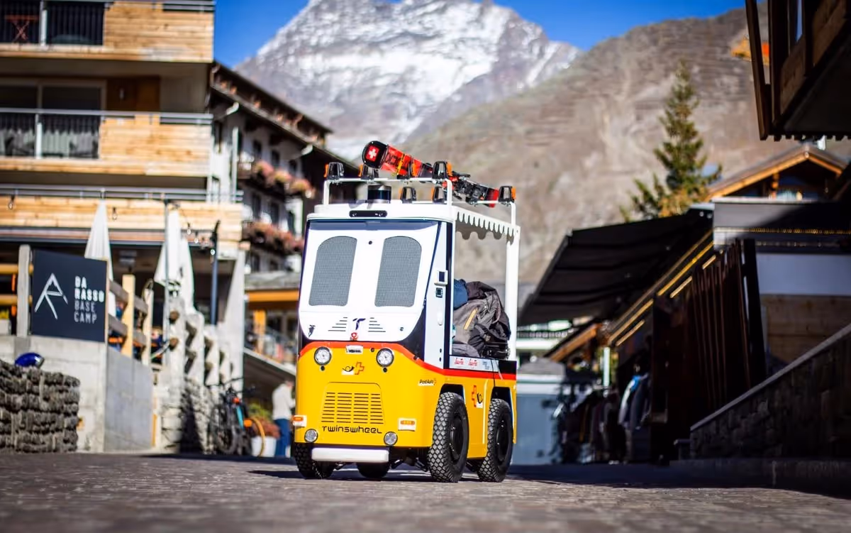 Vos bagages sont trop lourds? Laissez Robi, le robot, s'en charger à Saas-Fee