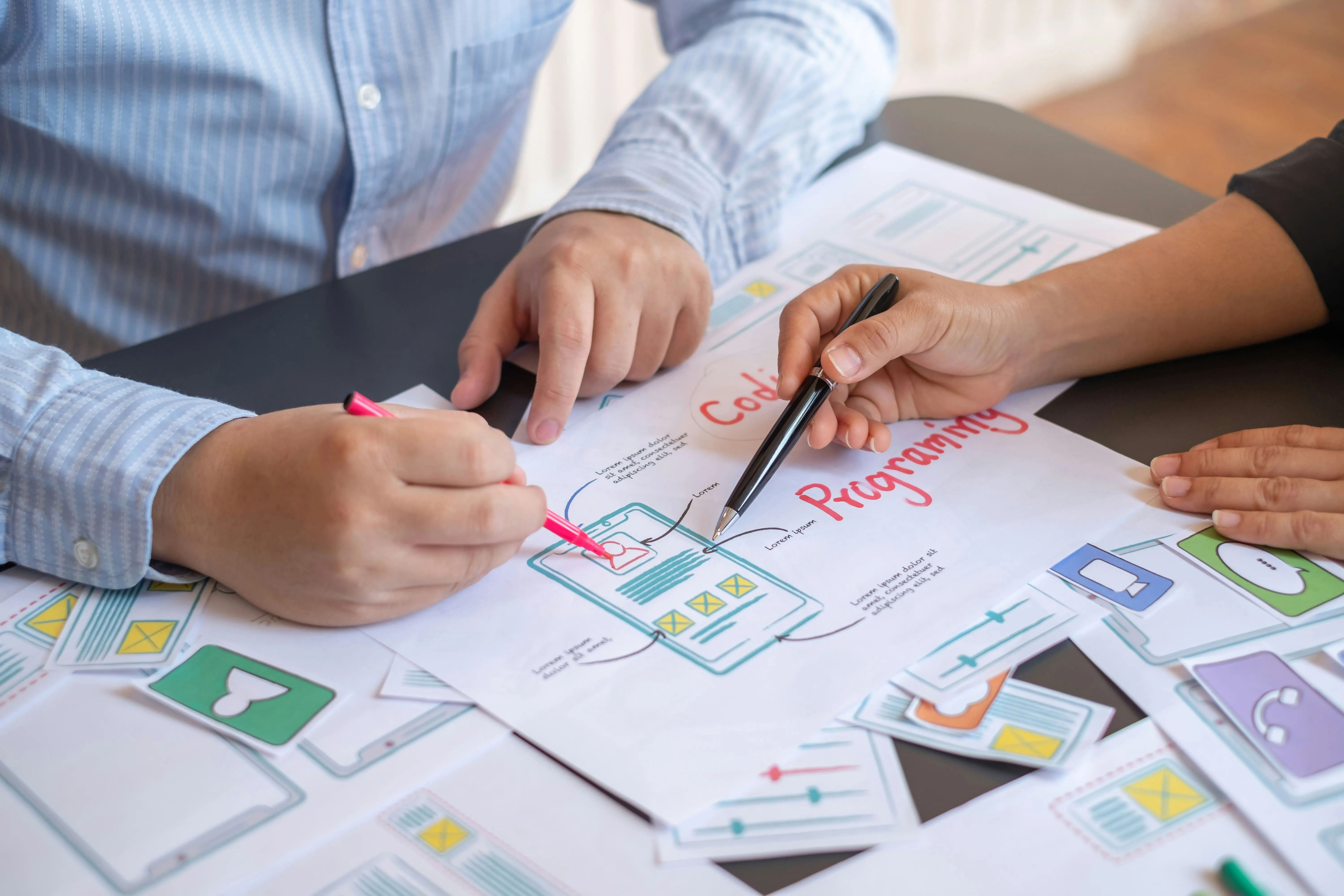 UX-schetsen en wireframes op papier