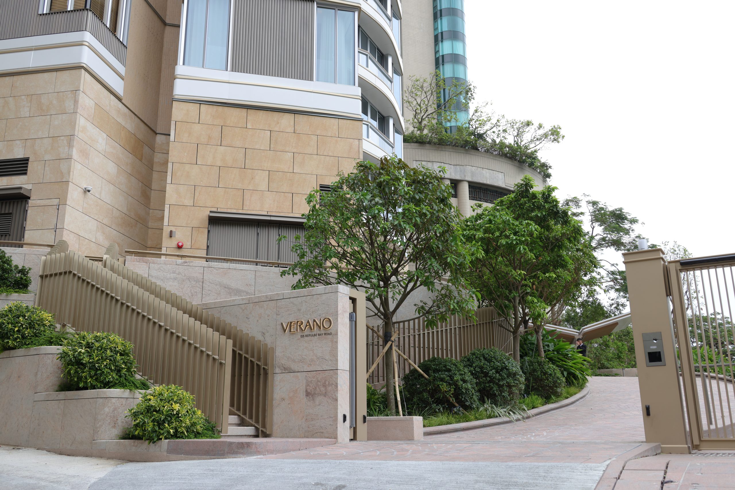 Verano, Repulse Bay Road