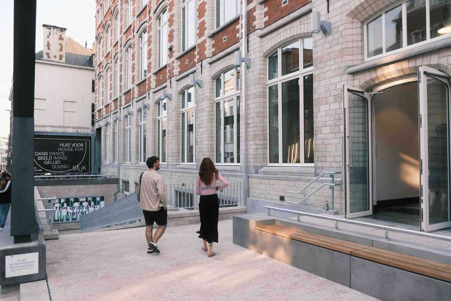 De voorgevel van cultuurcentrum STUK