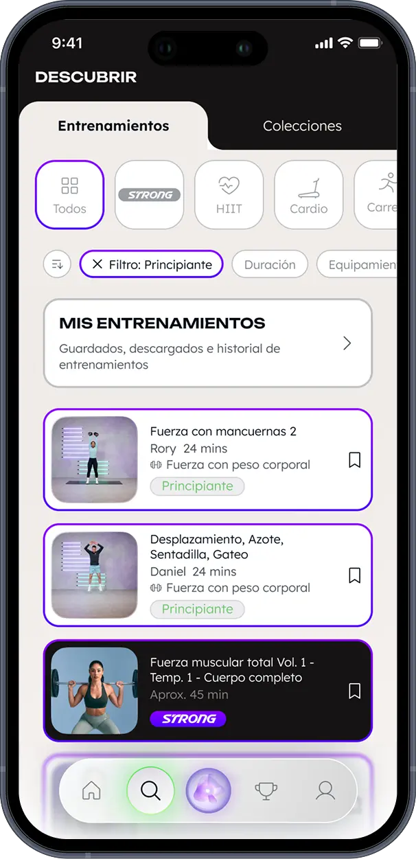 Pantalla de descubrimiento de la aplicación WithU con lista de entrenamientos guardados y sugeridos