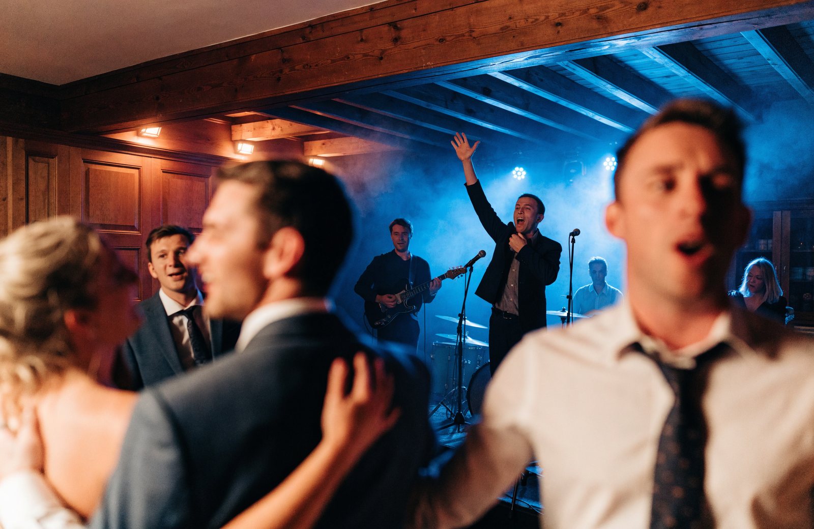 Which Oasis Songs Every Wedding Band Should Play
