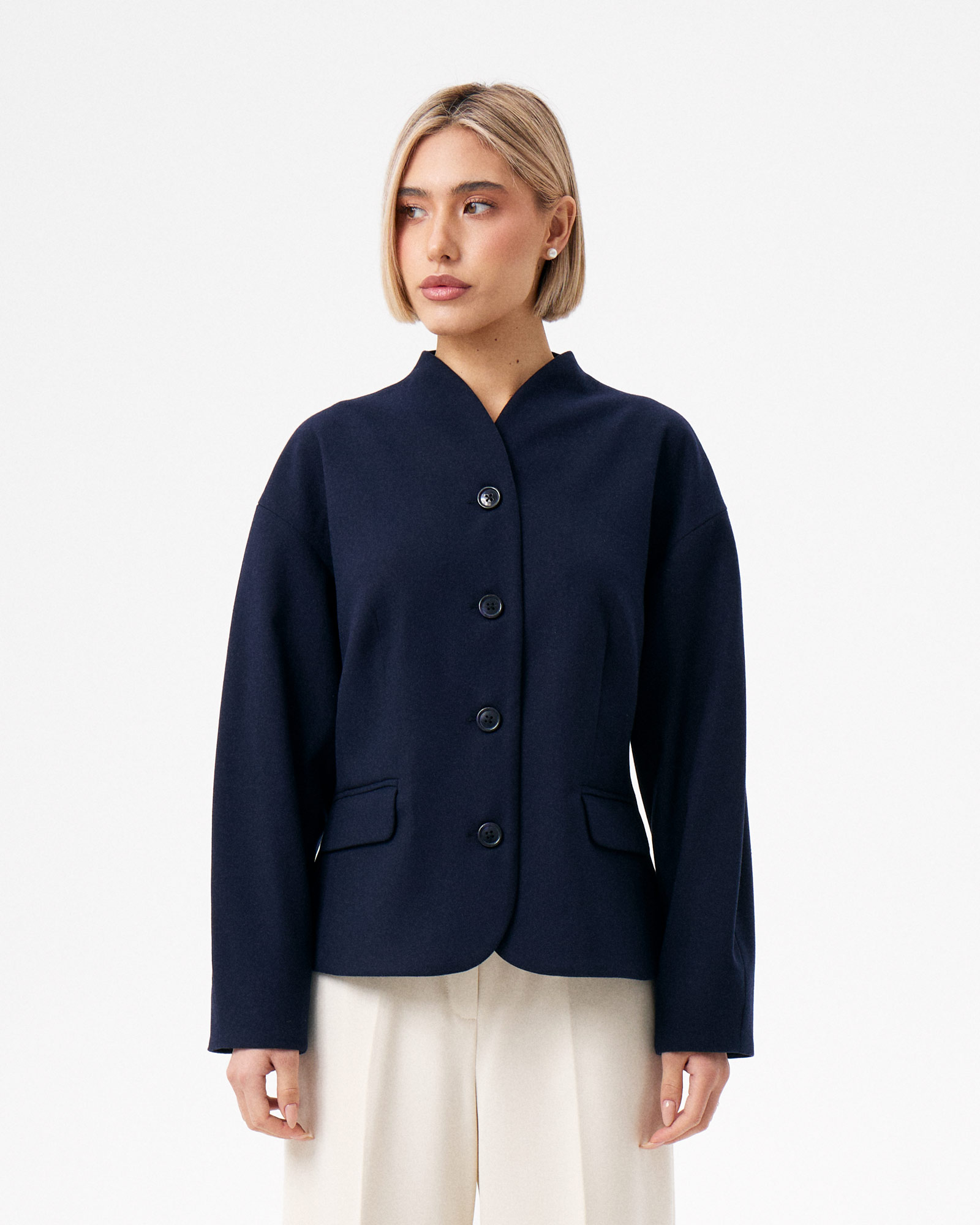 Темно-синий жакет