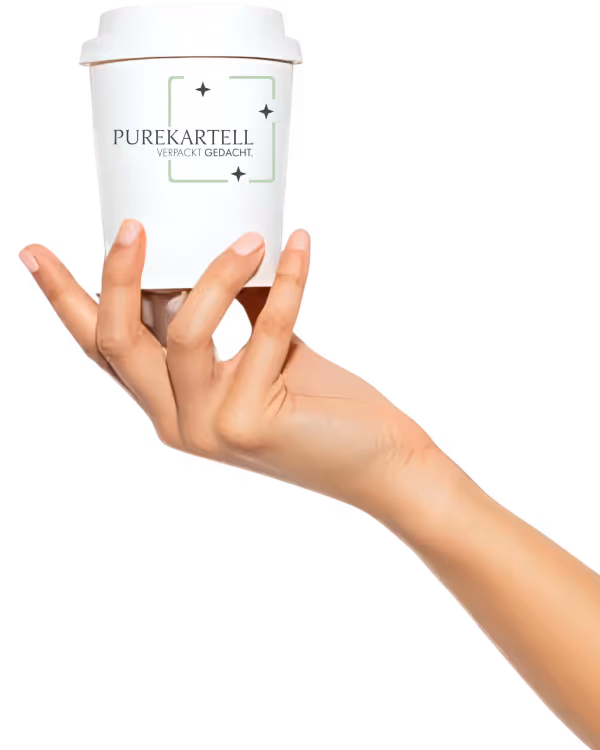 Eine Hand hält einen Becher in die Luft mit dem Aufdruck Purekartell.