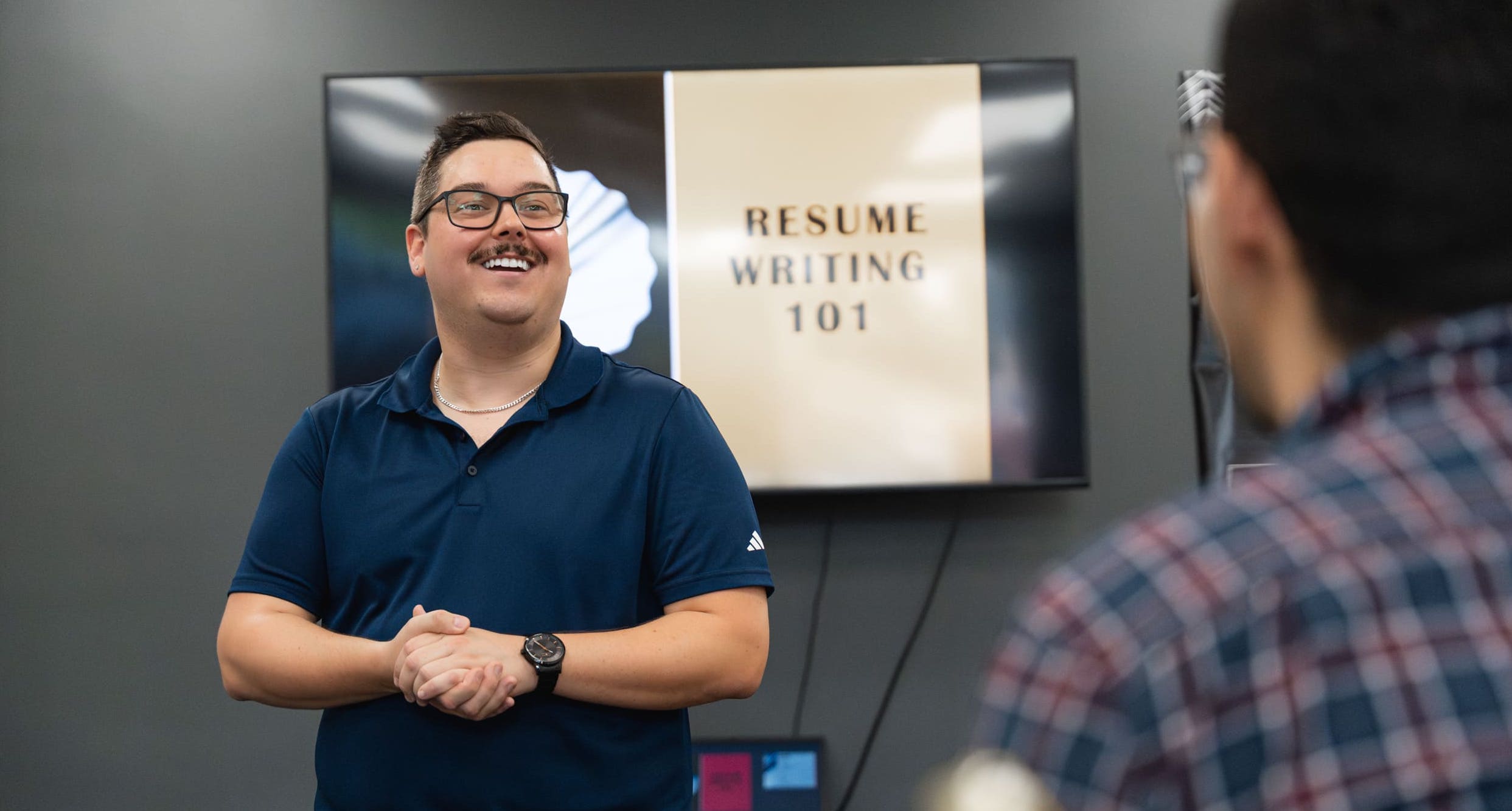 Resume Writing 101 workshop for students run by Job Zone d'emploi staff