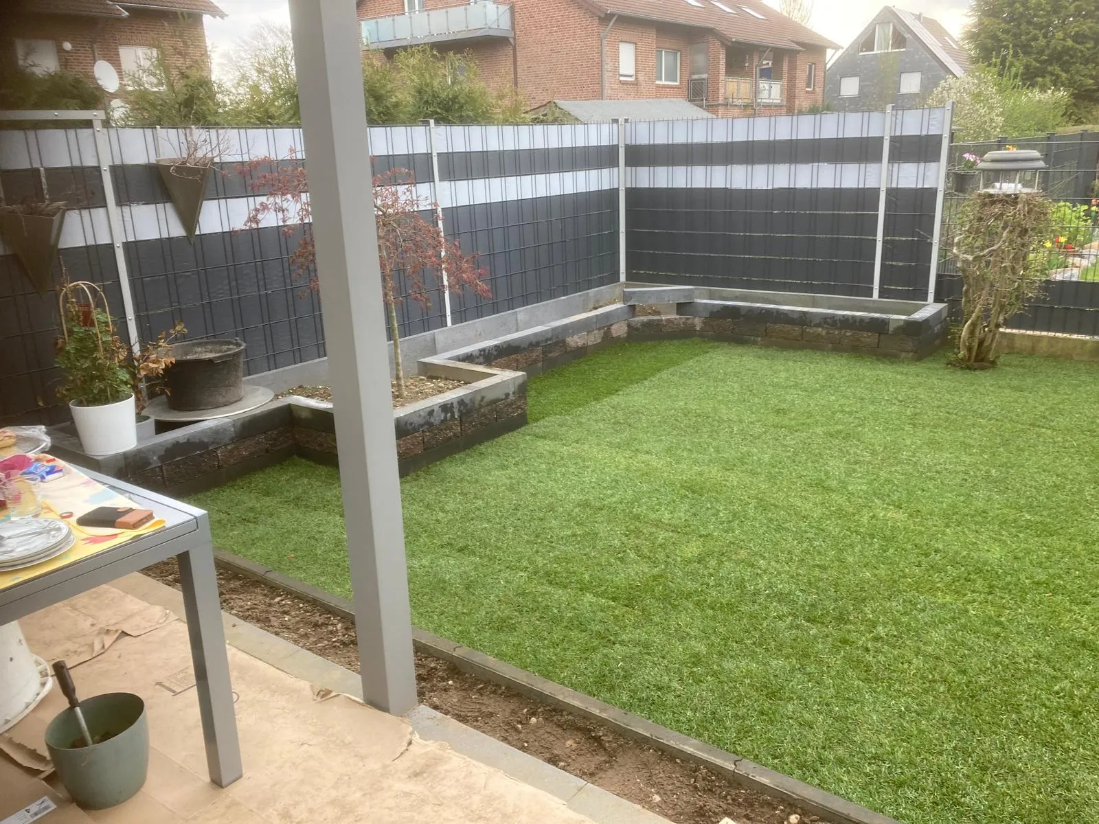Garten mit Rollrasen