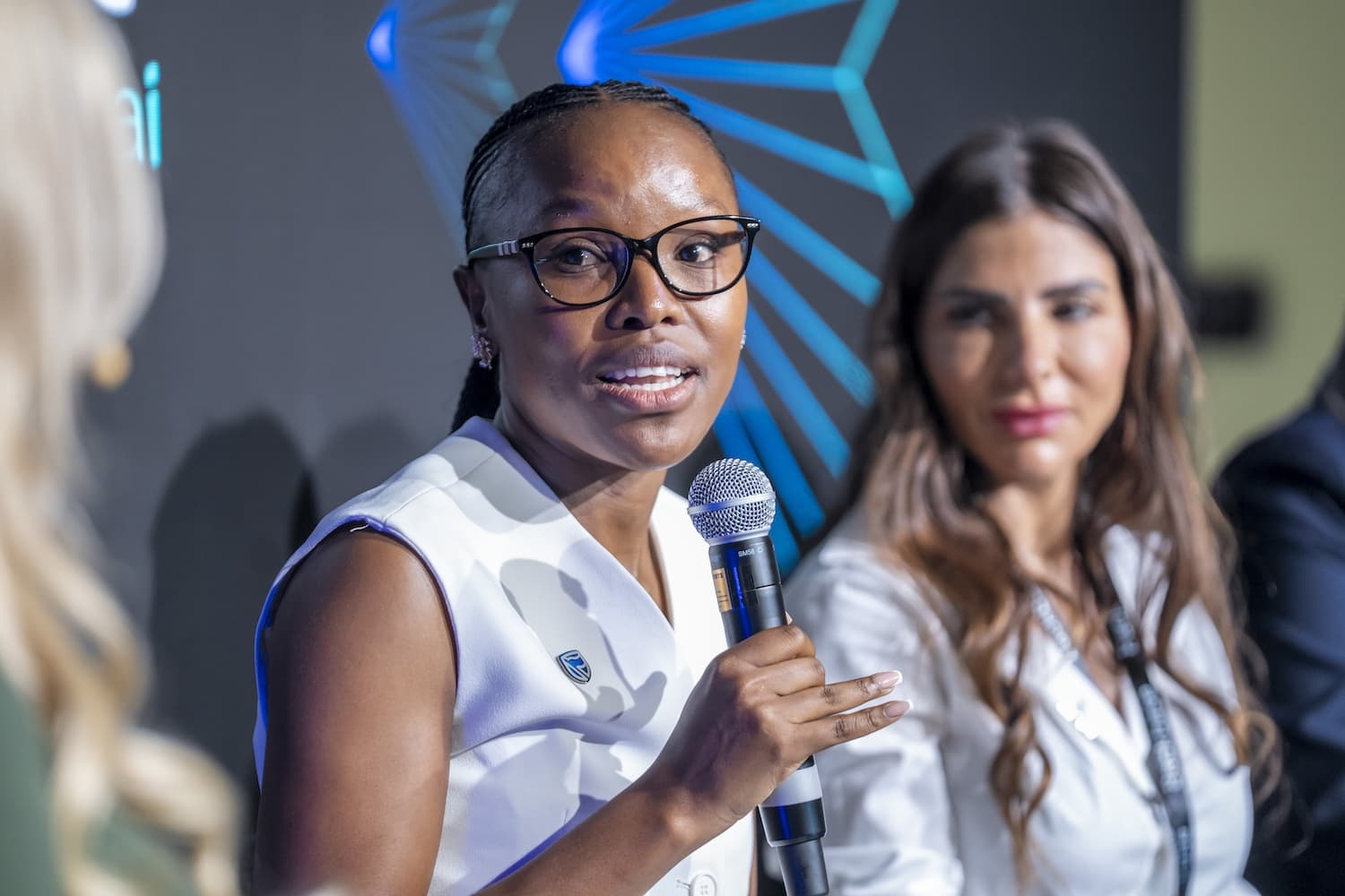 Blog Body Image Women in fintech panel ENGAGE Dubai 2 EN