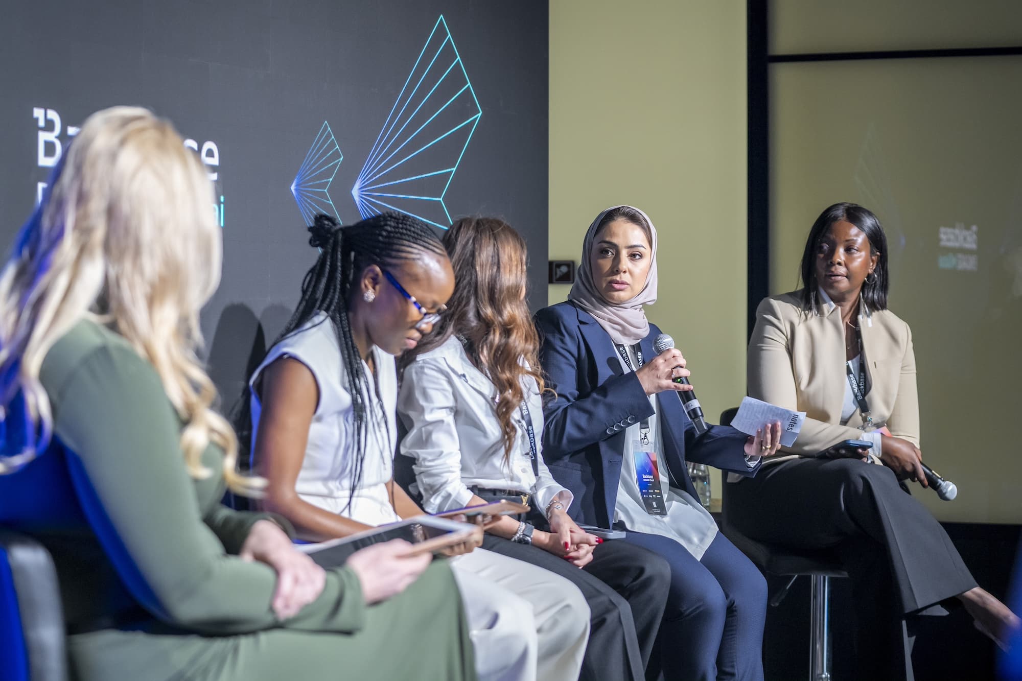 Blog Body Image Women in fintech panel ENGAGE Dubai 3 EN