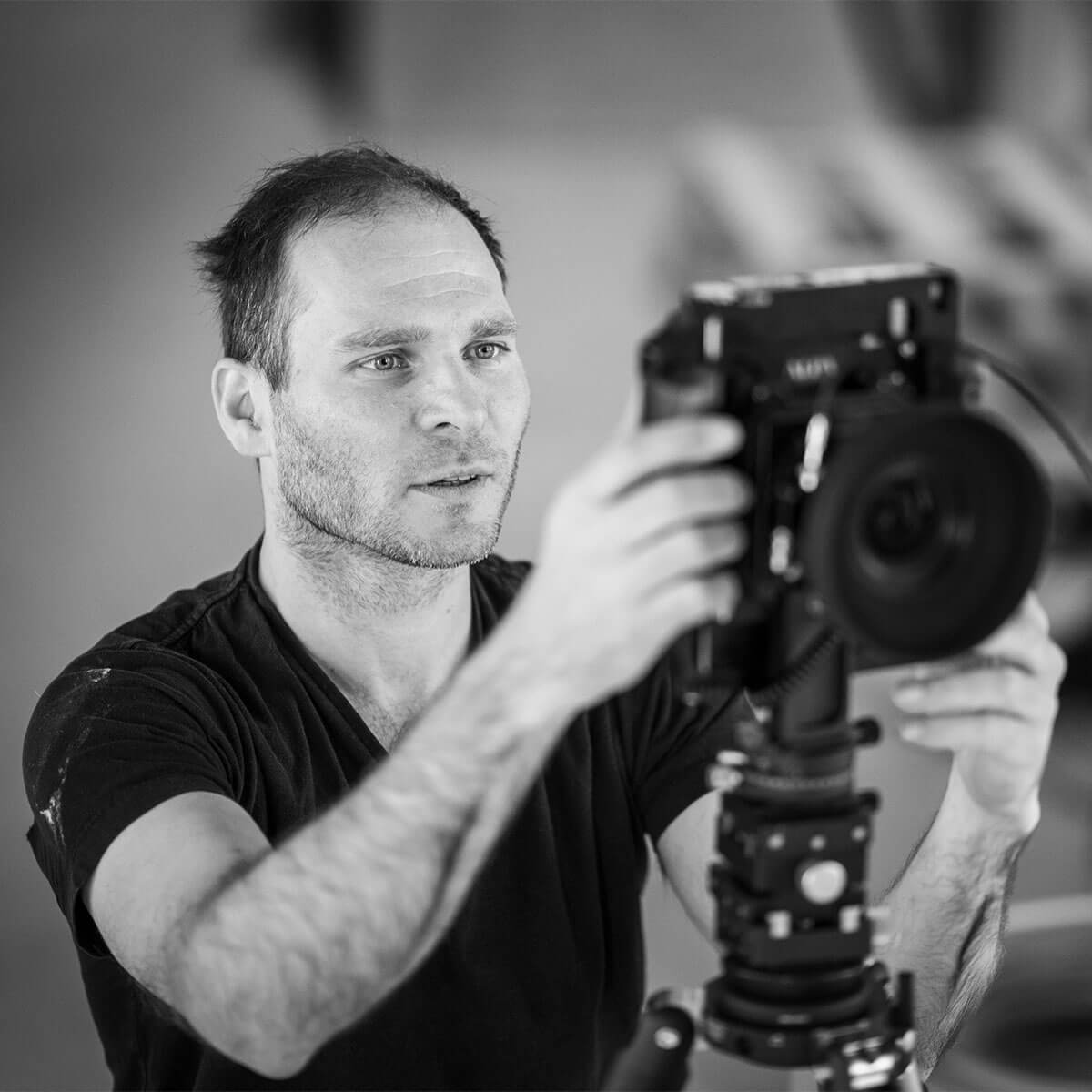 Architectural and industrial photography in digital medium format (DE + EN)