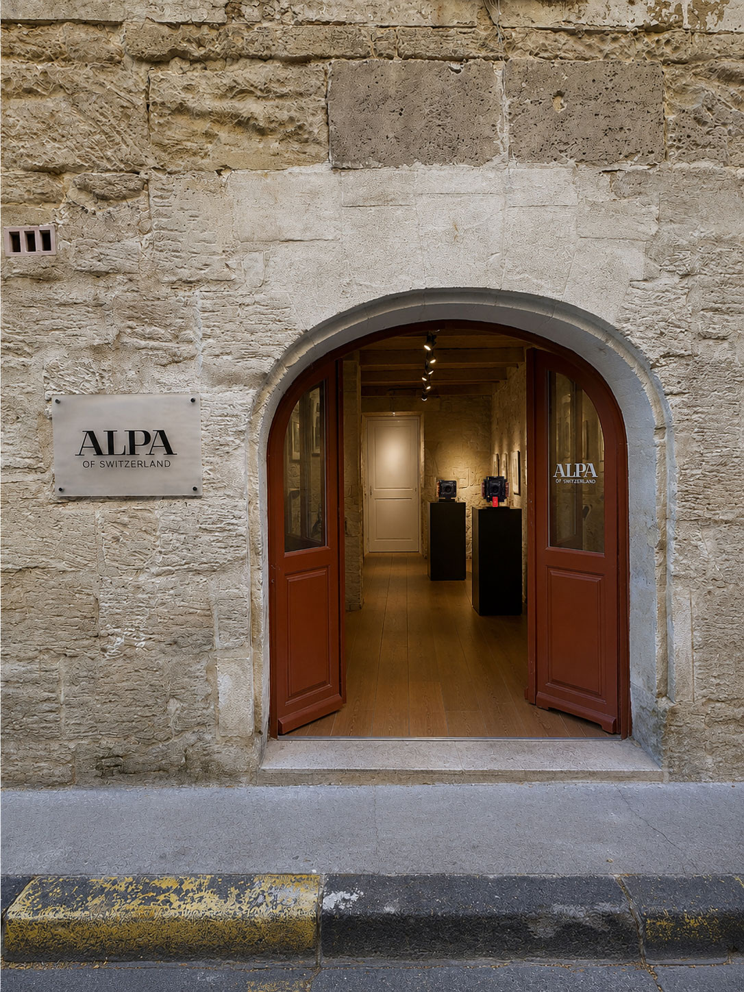 #ALPAinside - A temporary showroom in Arles