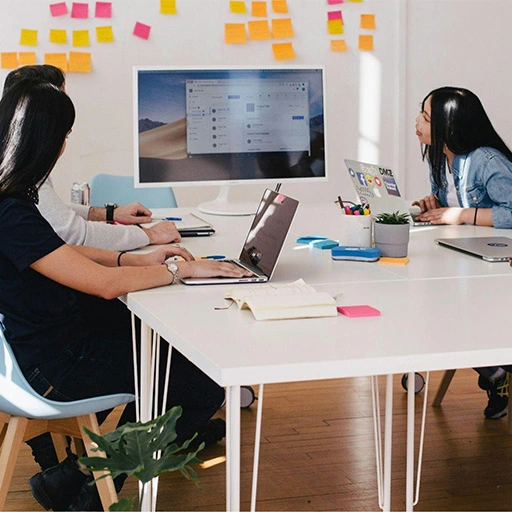 ppl in a meeting room