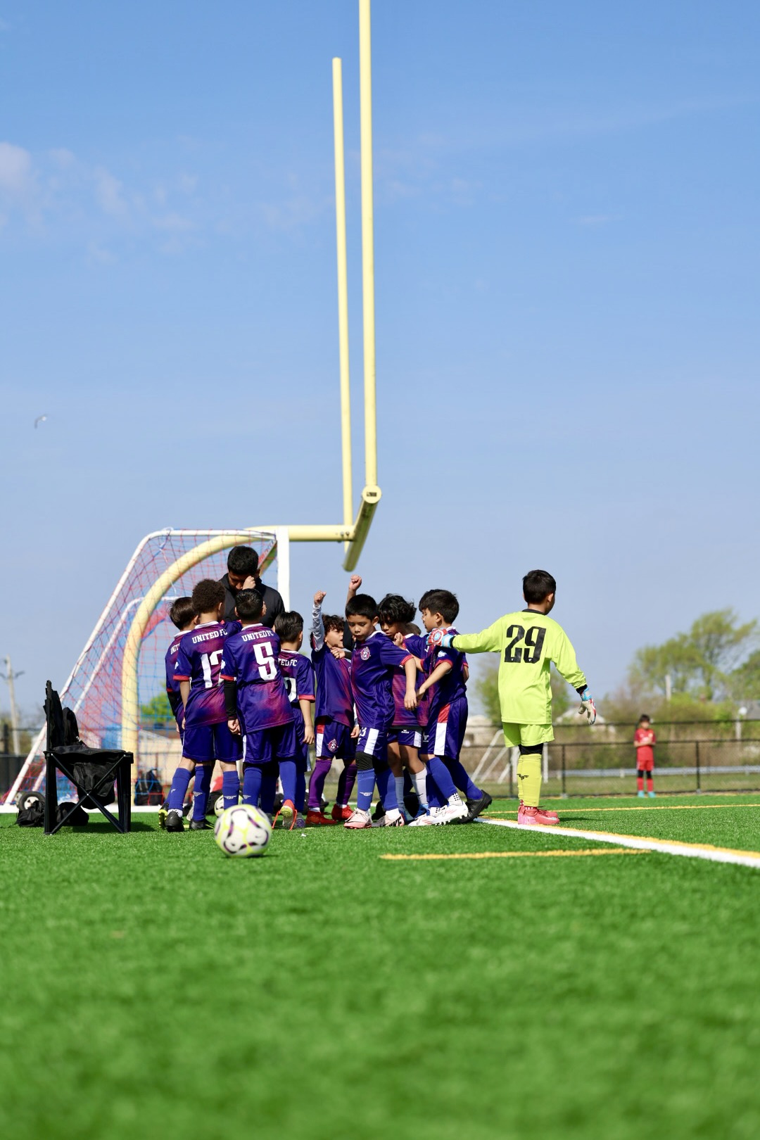 [team] image of teamwork in the studio