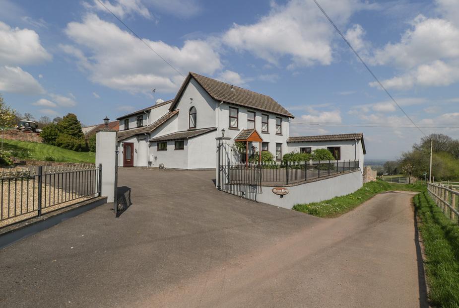 Moors Farm cottage with gated driveway and countryside views