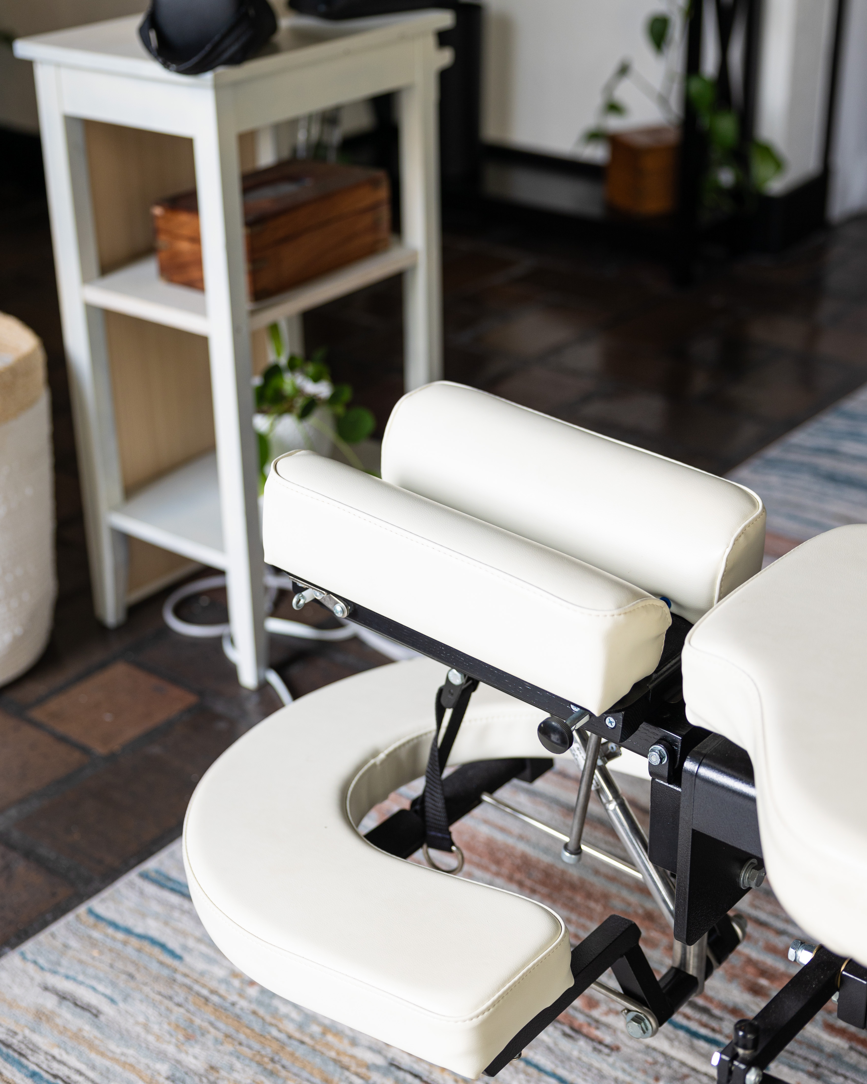 Chiropractic office in Alameda, CA with modern equipment