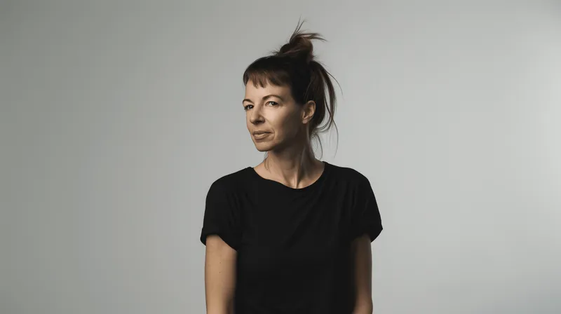 a person looking to her right
