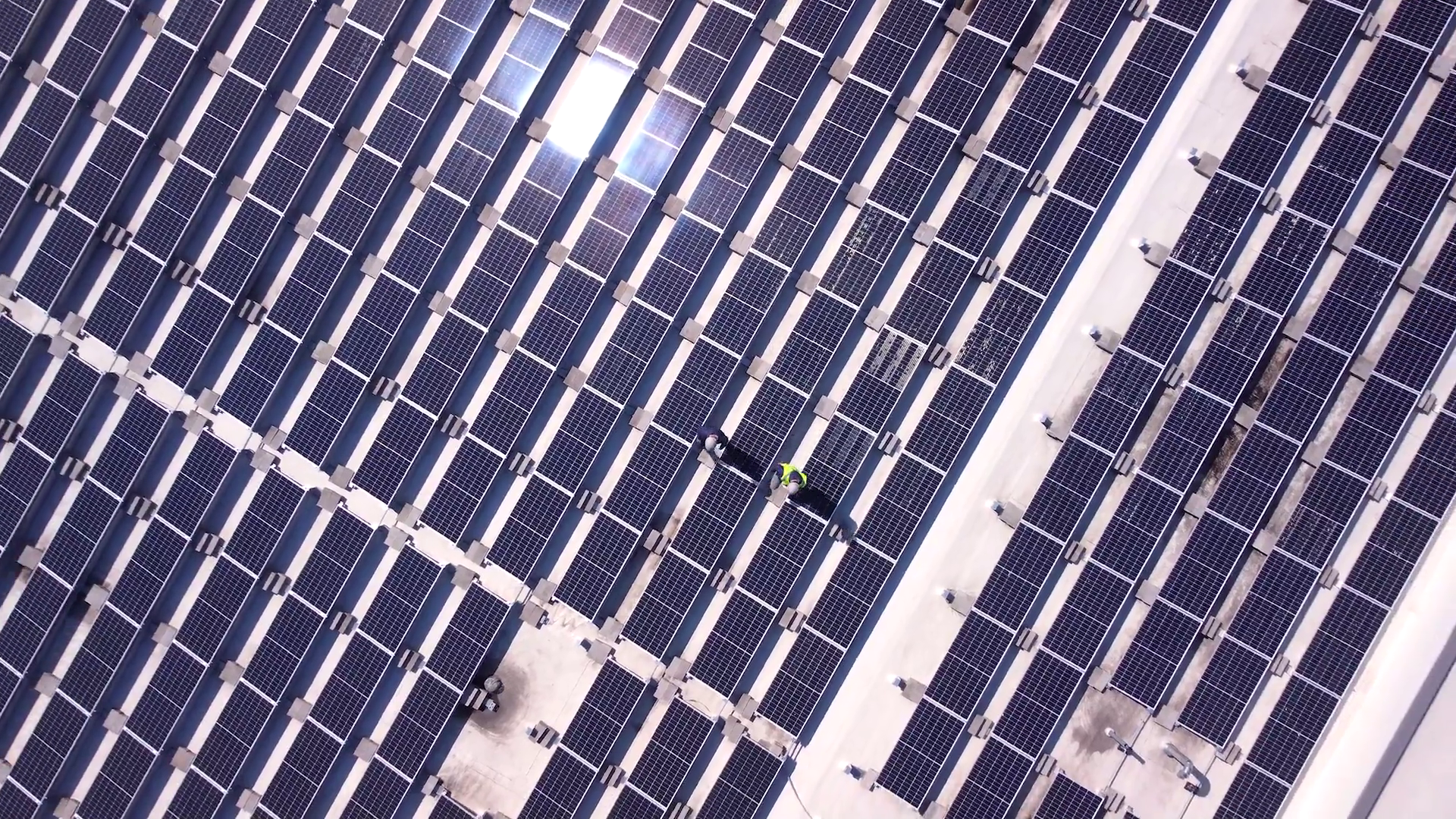 image of informal meeting setting (for a b2b saas)