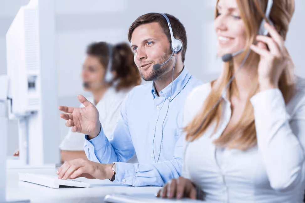 virtual receptionist features that customize messages