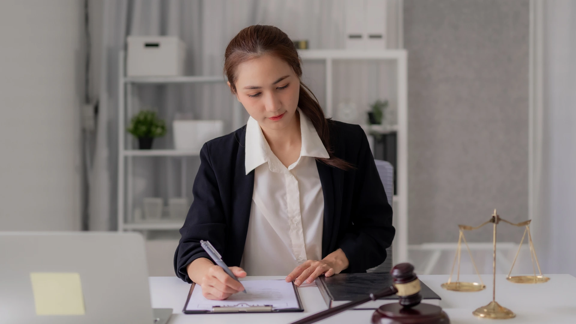 How Intake Specialists Help Law Firms Manage New Clients 