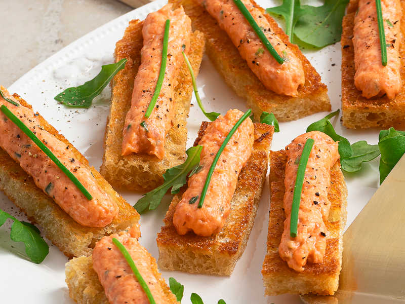Cold smoked salmon crostini