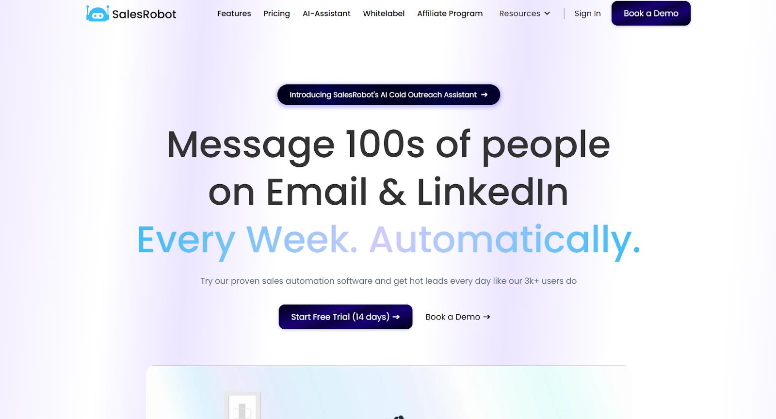 SalesRobot homepage advertising AI cold outreach assistant.