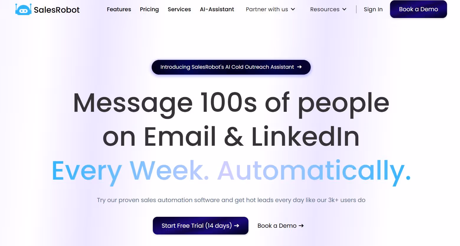 SalesRobot cold outreach automation software homepage.