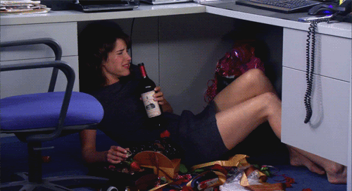 Robin from HIMYM drinking wine and crying 