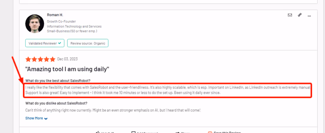Positive review highlighting Salesrobot's features