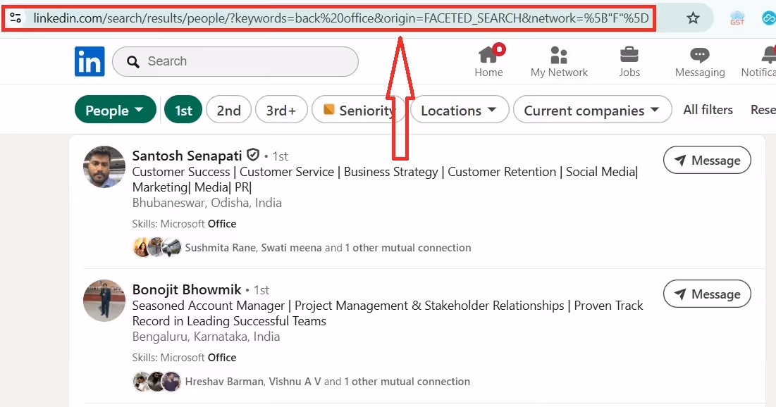 the LinkedIn search URL you need to copy to run a LinkedIn search campaign on Salesrobot.