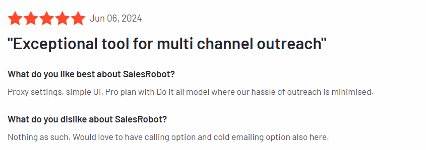 Customer review of SalesRobot praising its multi-channel outreach capabilities.