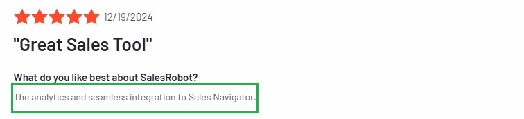 Five-star review of SalesRobot highlighting its analytics and seamless integration with Sales Navigator.