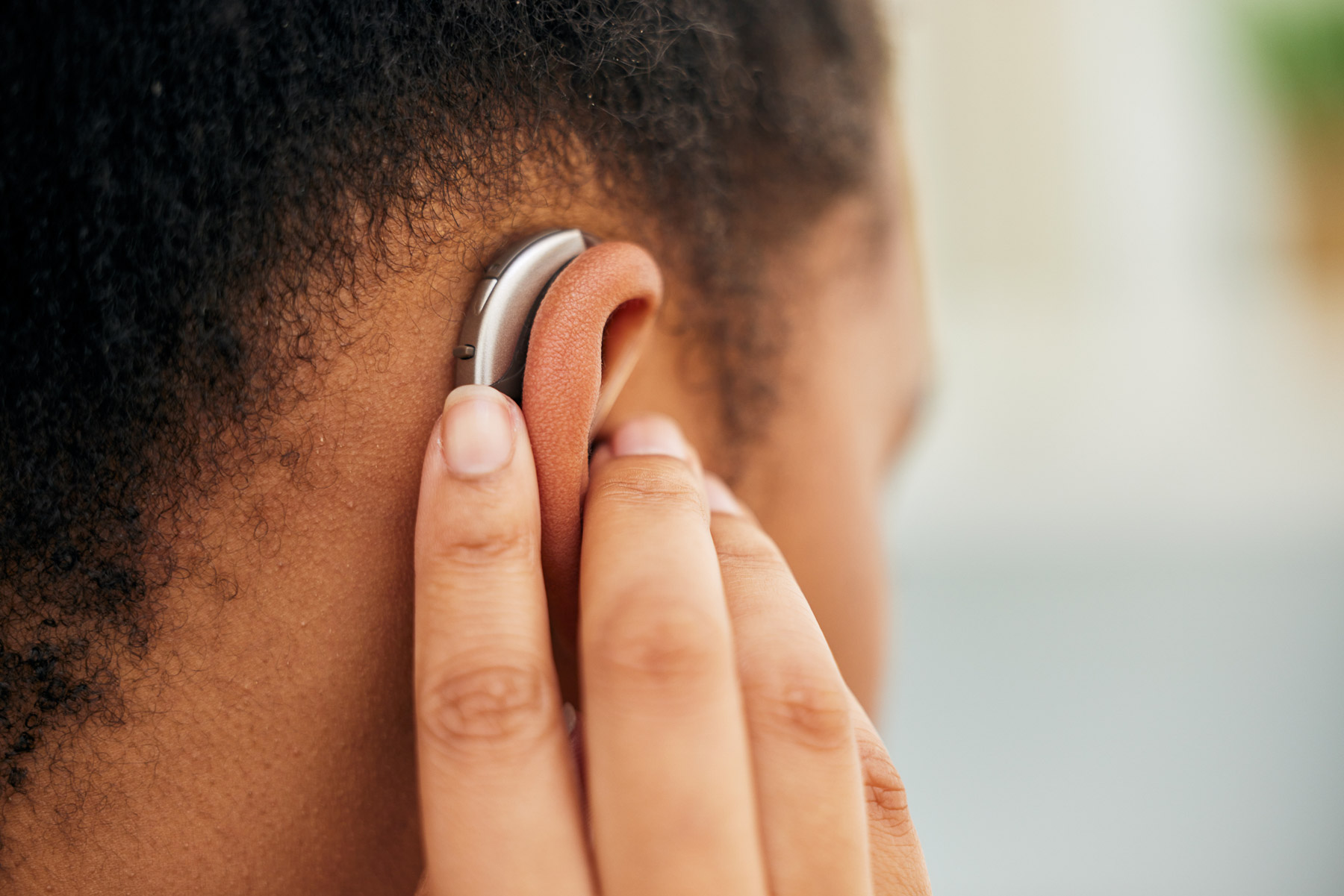 Description of what does glue ear feel like