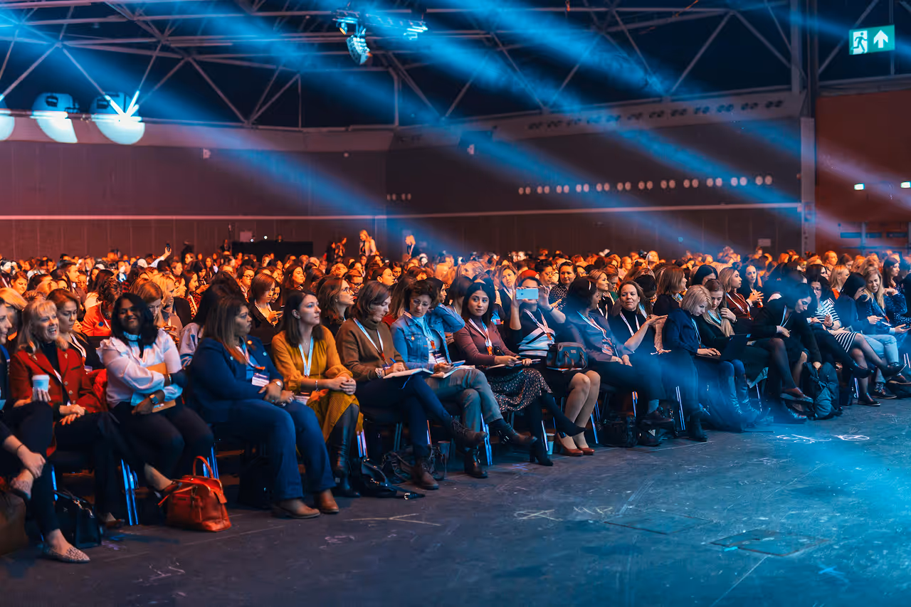 Event full of people sitting