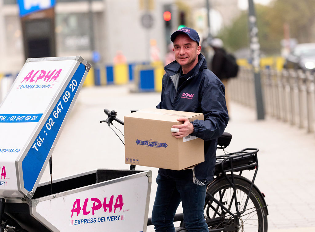 Vélo cargo Alpha Express, delivery with the smile