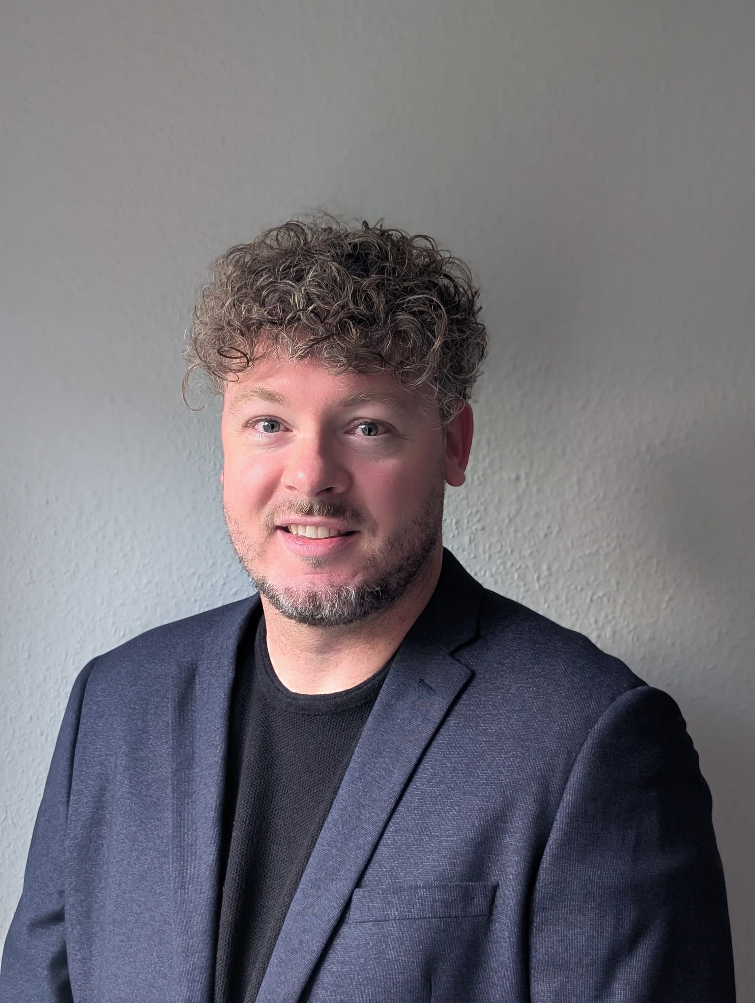 [headshot] image of customer (for a home inspector)