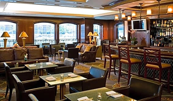 Randolph's Bar and Lounge