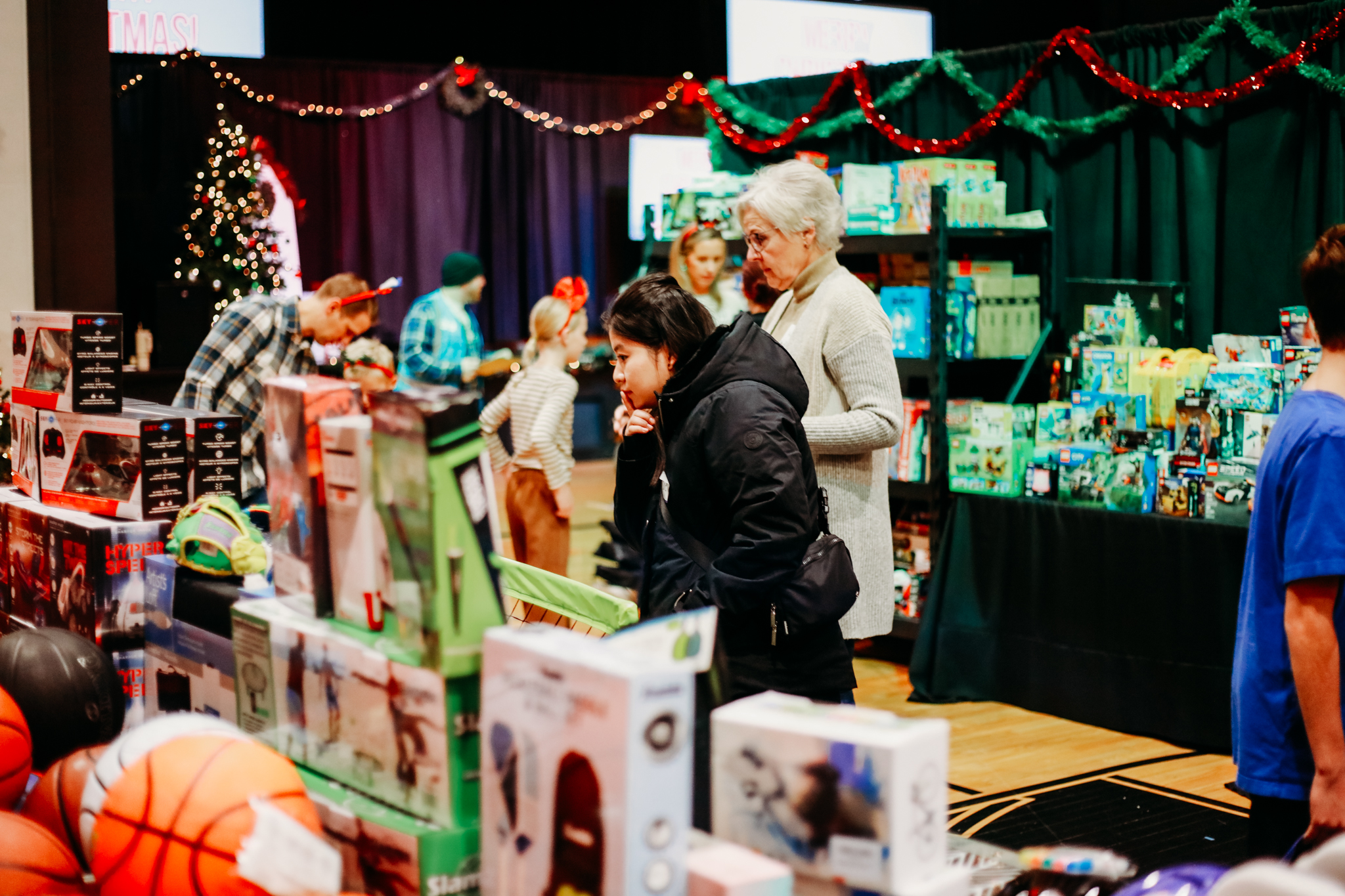 Abide Christmas Store 2025