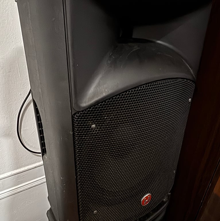Set of 2 Harbinger 12 inch Powered Speakers available for rent in New York City